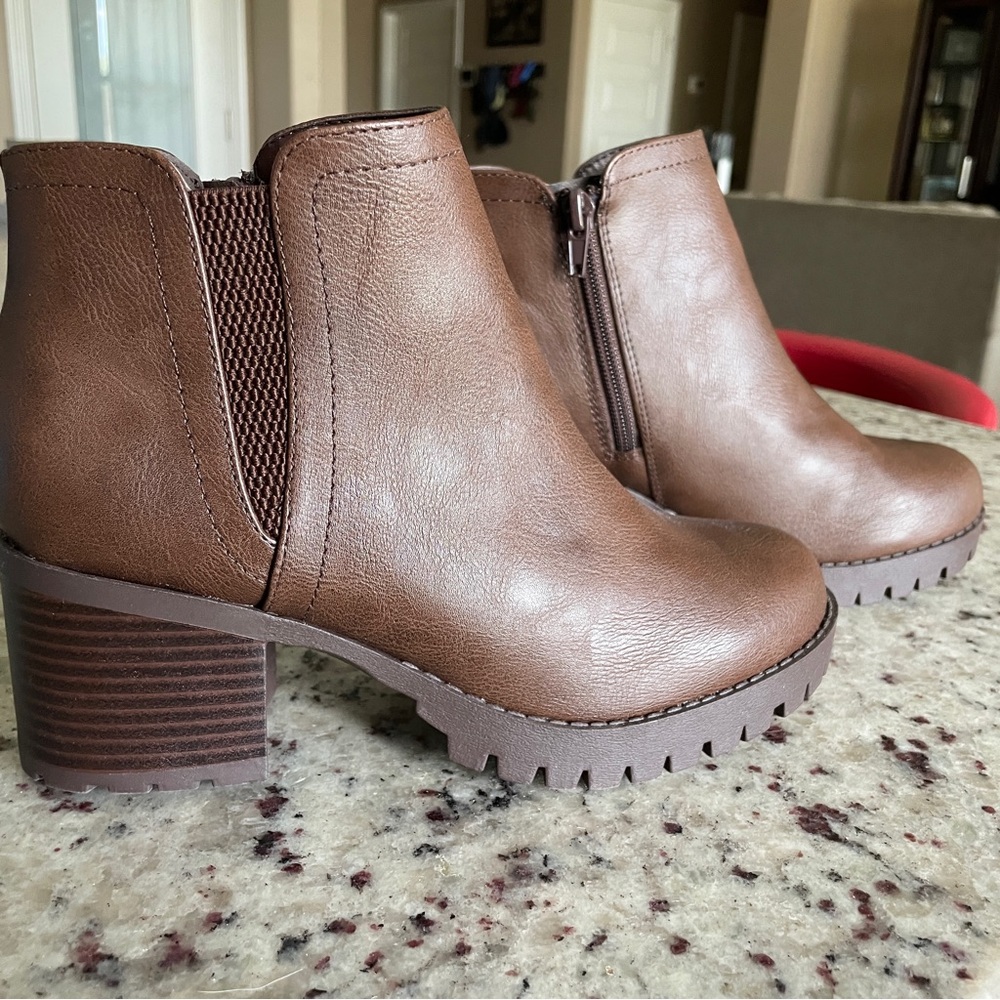 SOLD NIB Brown Booties 6.5